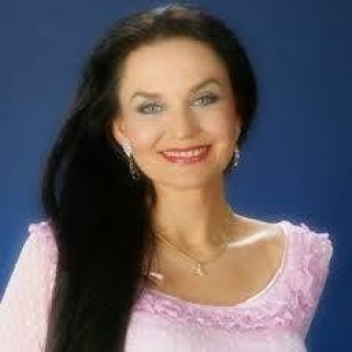 Crystal Gayle