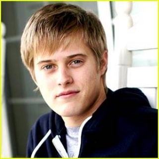 Lucas Grabeel