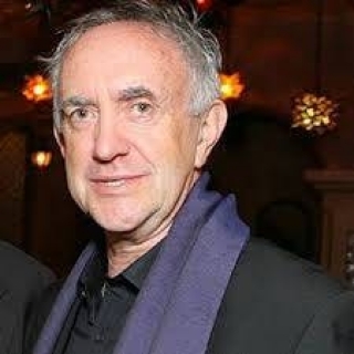 Jonathan Pryce